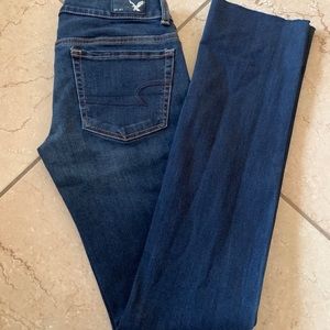 American Eagle Outfitters Low Rise blue jeans size 2